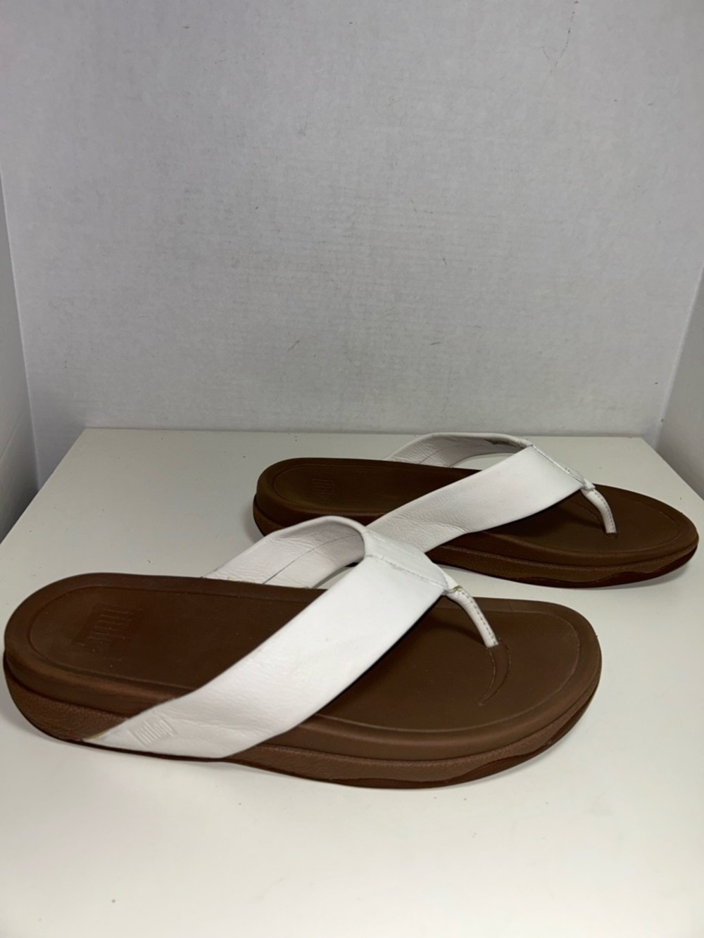 Fitflop Surfa #486-194 White Leather Slip On Flip Flop Sandal